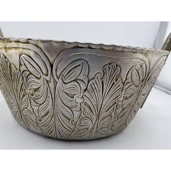 Vintage Trade Continental Hand Wrought Silver Sawtooth Edge Twin Handled Bowl - Picture 4 of 10